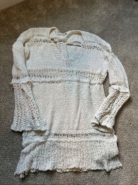 Free People Light Cream Knit V‑Neck Crochet Detail Sweater